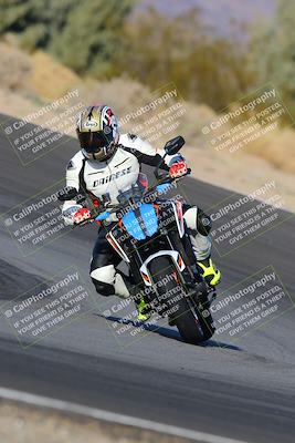 media/Dec-18-2022-SoCal Trackdays (Sun) [[8099a50955]]/Turn 10 (140pm)/